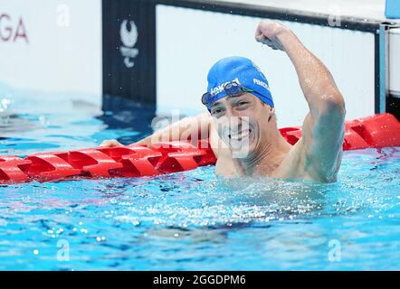 (210831) -- TOKYO, 31 agosto 2021 (Xinhua) -- Alberto Amodeo d'Italia reagisce dopo la finale di nuoto s8 freestyle da 400 m degli uomini ai Giochi Paralimpici di Tokyo 2020 a Tokyo, Giappone, 31 agosto 2021. (Xinhua/Xiong Qi) Foto Stock