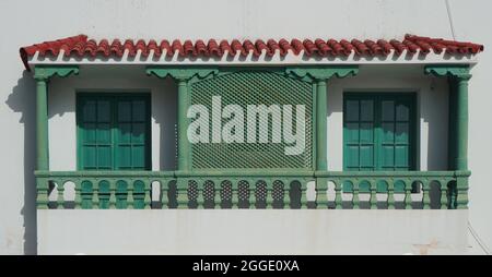 Balcone tradizionale in stile arabo, nelle Isole Canarie, Arrecife Foto Stock