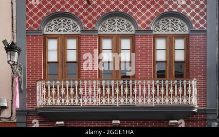 Tradizionale, balcone in stile arabo, nelle Isole Canarie, la Palma Foto Stock