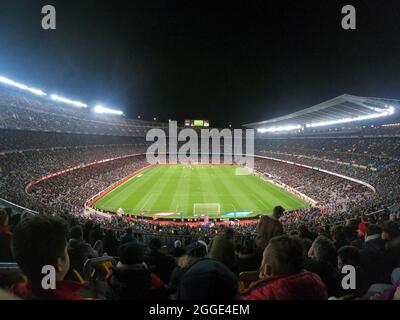 Camp Nou con i tifosi, stadio Football Blub Barcelona, Barcellona, Spagna Foto Stock