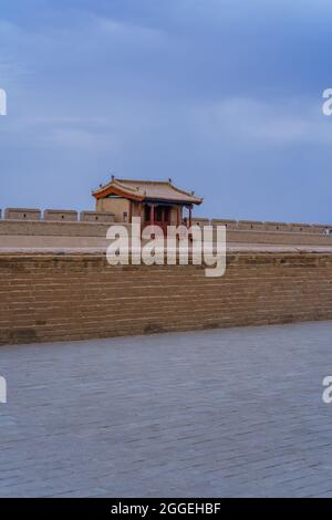 Passo Jiayuguan, l'estremità occidentale della Grande Muraglia, nella provincia di Gansu, Cina. Foto Stock