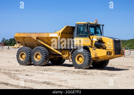 John Deere 250D, giallo, dumper articolato Construction, veicolo pesante Foto Stock