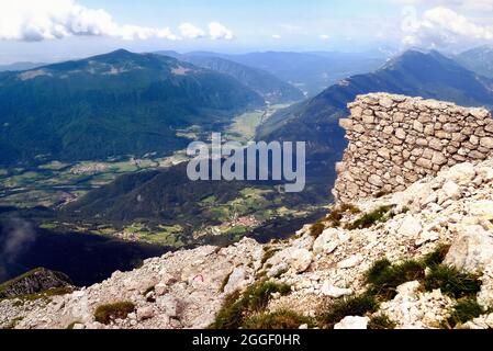 Slovenia, Monte Krn (monte Nero italiano). Fu teatro di sanguinose battaglie tra gli Alpini e il Kaisejager durante la prima Guerra Mondiale.. Foto Stock