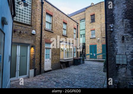 Lancashire Court, un passaggio in stile Mews al largo di Brook Street e New Bond Street a Mayfair, Westminster. Londra, Inghilterra, Regno Unito Foto Stock