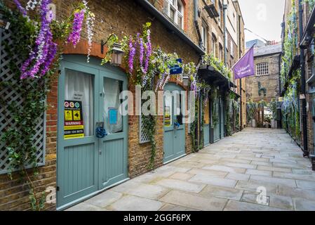 Lancashire Court, un passaggio in stile Mews al largo di Brook Street e New Bond Street a Mayfair, Westminster. Londra, Inghilterra, Regno Unito Foto Stock