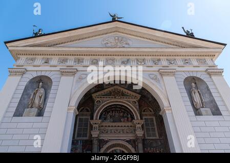 La Cattedrale di Santa Maria Assunta e San Giovanni Battista (in francese: Cathédrale Notre-Dame de l'Assomption et Saint-Jean Baptiste) è il principale p. Foto Stock