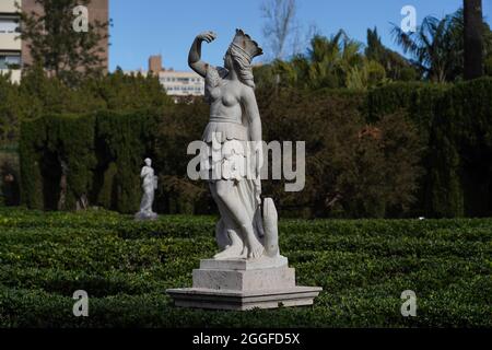 Statue nei Jardines de Monforte nella città di Valencia Foto Stock