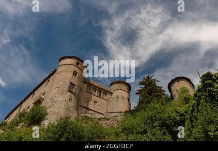 Il Castello di Carpinone fu probabilmente costruito in epoca normanna e dal momento della sua costruzione fino alla fine del XIII secolo il buil Foto Stock