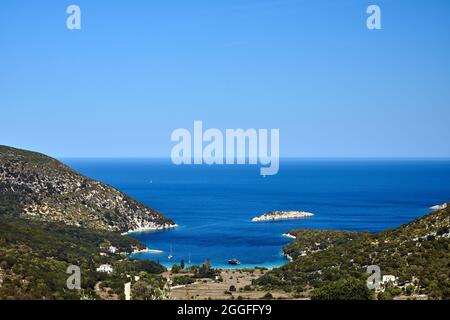 Spiaggia di Porto Atheras baia sull'isola di Cefalonia in Grecia Foto Stock