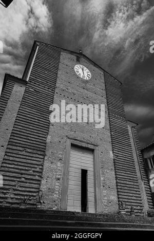 Fucecchio, Collegiata di San Giovanni Battista. Prende il nome da San Giovanni Battista e sorge sull'odierna Piazza Vittorio Veneto, sul sito di Foto Stock