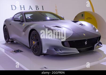 Modena, Italia - 14 agosto 2021: Ferrari F12 Tour de France in mostra al Museo Enzo Ferrari di Modena. Foto Stock