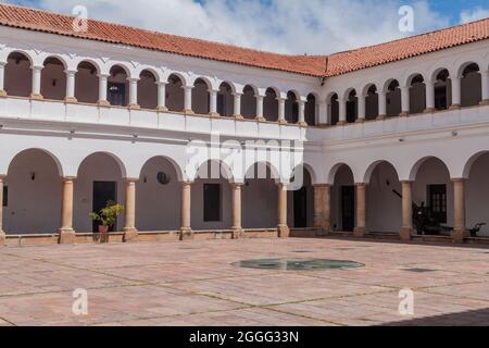 Cortile del Museo storico militare della Nazione a Sucre, Bolivia Foto Stock