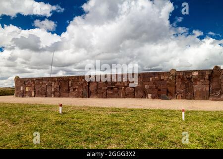 Rovine di Tiwanaku, Bolivia. Tiwanaku è un'antica città nei pressi del lago Titicaca Foto Stock