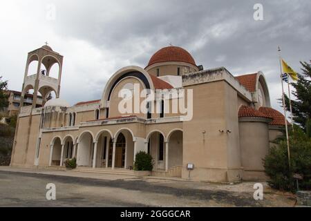 Nicosia, Cipro - Ottobre 15 2019: La vista della Chiesa di Agios Panteleimonas il 15 2019 ottobre a Kakopetria, Cipro. Foto Stock