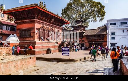 Tempio di Nava Jogini in piazza Maru Tol, Kathmandu, prima del terremoto del 2015 in Nepal Foto Stock