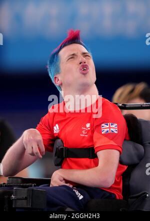 David Smith della Gran Bretagna compete nell'individuale - BC1 Gold Medal Match contro il Chew Wei Lun della Malesia alla palestra Ariake durante il giorno otto dei Giochi Paralimpici di Tokyo 2020 in Giappone. Data foto: Mercoledì 1 settembre 2021. Foto Stock