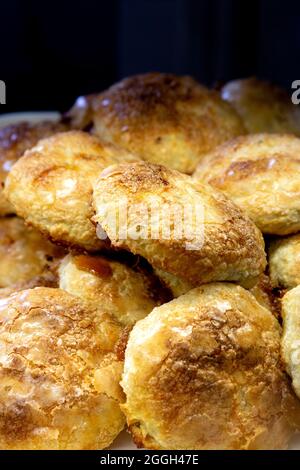 Eccles Cakes presso una panetteria (Betws Y Coed, Galles, Regno Unito) Foto Stock