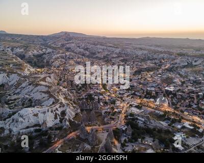 Vista notturna del distretto di Goreme in Cappadocia Foto Stock