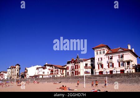 FRANCIA. PIRENEI ATLANTICI (64) SPIAGGIA DI SAINT-JEAN-DE-LUZ Foto Stock