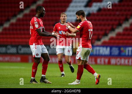 LONDRA, REGNO UNITO. 31 AGOSTO. Elliot Lee di Charlton Athletic festeggia il suo obiettivo durante la partita del Trofeo EFL tra Charlton Athletic e Crawley Town at the Valley, Londra martedì 31 agosto 2021. (Credit: Tom West | Credit: MI News & Sport /Alamy Live News Foto Stock