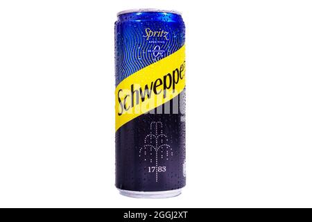 Tyumen, Russia-25 maggio 2021: Lattine in alluminio del logo Schweppes Close-up. Foto Stock