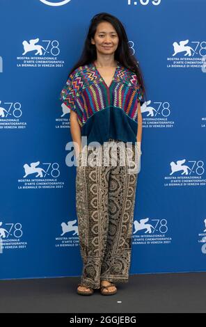 Chloé Zhao si presenta alla giuria della fotocall del 78° Festival del Cinema di Venezia al Palazzo del Casino sul Lido di Venezia, il 01 settembre 2021. Foto Stock