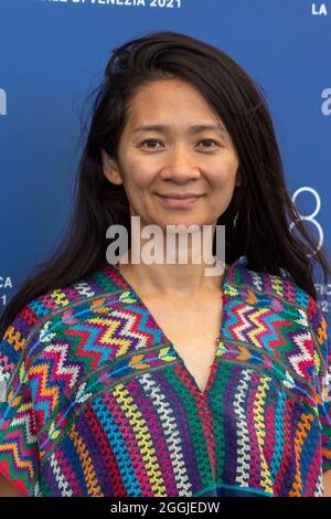 Chloé Zhao si presenta alla giuria della fotocall del 78° Festival del Cinema di Venezia al Palazzo del Casino sul Lido di Venezia, il 01 settembre 2021. Foto Stock