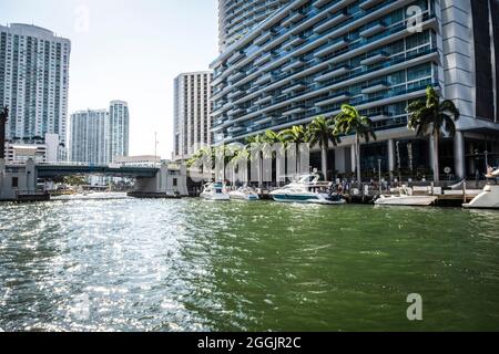 Panorama urbano del centro città dal nuovo centro di Brickell, Miami, Florida Foto Stock