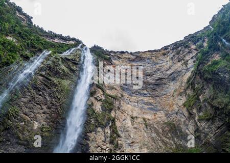 Catarata de Gocta - una delle cascate più alte del mondo, Perù settentrionale. Foto Stock