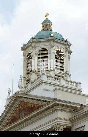 La Chiesa di San Giacomo su Coudenberg è una chiesa cattolica neoclassica situata nella storica Place Royale Koningsplein, nel centro di Bruxelles, B. Foto Stock