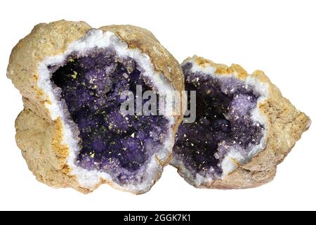 ametista geode dal Marocco isolato su sfondo bianco Foto Stock