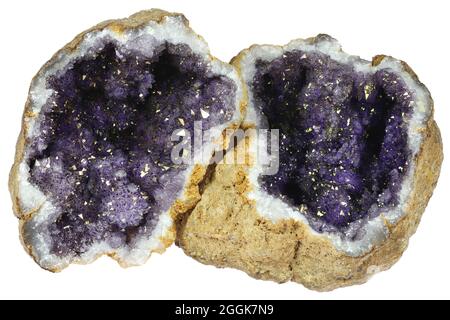 ametista geode dal Marocco isolato su sfondo bianco Foto Stock