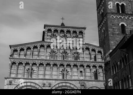 La Cattedrale di San Martino è il principale luogo di culto cattolico della città di Lucca. Secondo la tradizione, la cattedrale fu fondata da San Fred Foto Stock