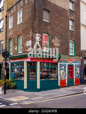 Pollock's Toy Museum in Scala Street nel centro di Londra, fondata nel 1956 si è trasferita a Scala Street nel 1969. Foto Stock