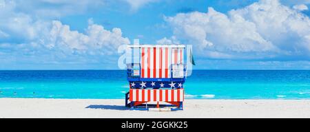 Art Deco rifugio bagnino a South Beach, Ocean Drive, Miami, Florida, Stati Uniti Foto Stock