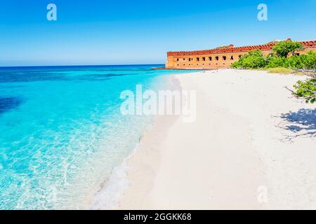 Spiaggia di sabbia, Fort Jefferson, Dry Tortugas National Park, Florida, Stati Uniti Foto Stock