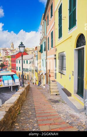 Il pittoresco villaggio di Bogliasco, Bogliasco, Liguria, Italia, Europa Foto Stock