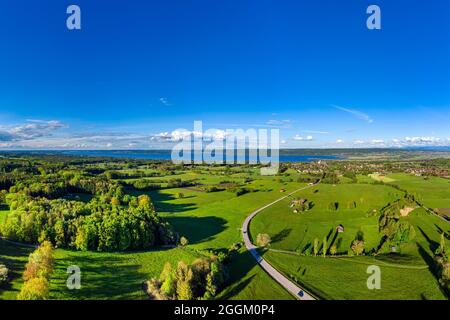 Paesaggio nei pressi di Dießen am Ammersee, Fünfseenland, immagine del drone, Baviera alta, Baviera, Germania, Europa Foto Stock