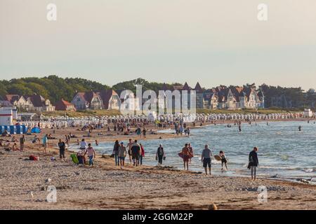 Rostock-Warnemuende, spiaggia al sole della sera Foto Stock