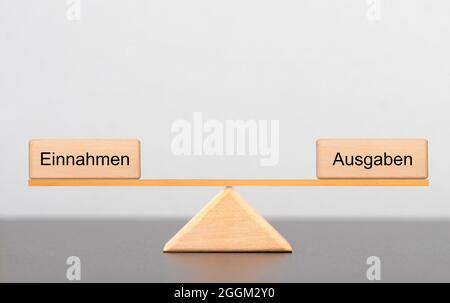 Entrate e spese in saldo Foto Stock