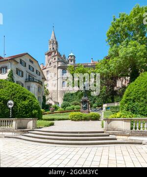 Germania, Baden-Wuerttemberg, Sigmaringen, Principe Karl Anton von Hohenzollern-Sigmaringen, 1811-1885, monumento su Karl-Anton-Platz su Fürst-Wilhelm-Strasse. Foto Stock