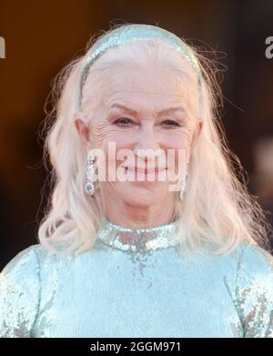 Venezia, Italia. 01 Settembre 2021. L'attrice inglese Helen Mirren partecipa alla prima di Parallel Mothers al 78° Festival del Cinema di Venezia il 1° settembre 2021. Foto di Rune Hellestad/UPI Credit: UPI/Alamy Live News Foto Stock