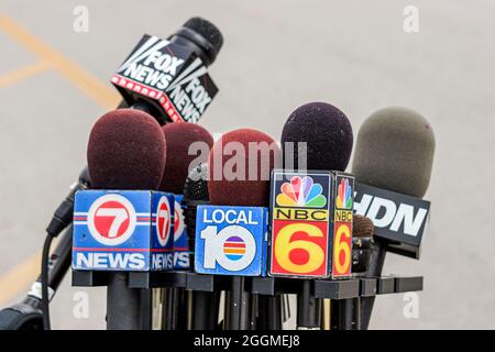 Miami Beach Florida, microfoni notizie sui media NBC Fox press briefing media Gathering evento Foto Stock