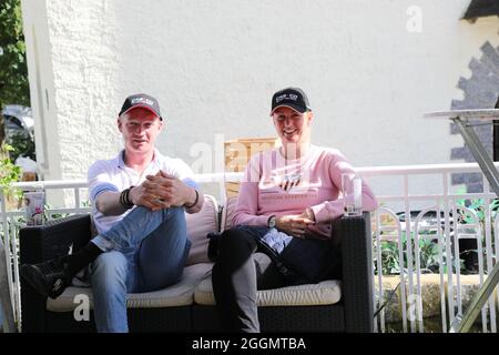 Andre Schröder und Amke Strohmann beim Pressetermin zum Springturnier anlässlich der Görlitzer Springtage im Rosenhof.Görlitz-Biesnitz, 01.09.2021 Foto Stock