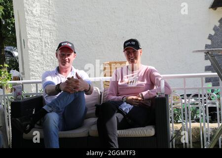 Andre Schröder und Amke Strohmann beim Pressetermin zum Springturnier anlässlich der Görlitzer Springtage im Rosenhof.Görlitz-Biesnitz, 01.09.2021 Foto Stock