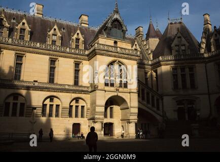 FRANCIA. OISE (60) CASTELLO DI PIERREFONDS (XV SECOLO TH). IMPONENTE CASTELLO VICINO ALLA FORESTA DI COMPIEGNE Foto Stock