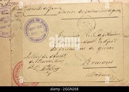 Prima guerra mondiale prigioniero francese di guerra buste postali con francobolli ufficiali 'Servizio Prisonniers de Guerre' Foto Stock