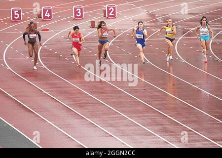 Tokyo, Giappone. 2 settembre 2021. Gli atleti si sfidano durante la finale femminile di classe T37 100m di atletica al Tokyo 2020 Paralympic Games di Tokyo, Giappone, 2 settembre 2021. Credit: Xiong Qi/Xinhua/Alamy Live News Foto Stock
