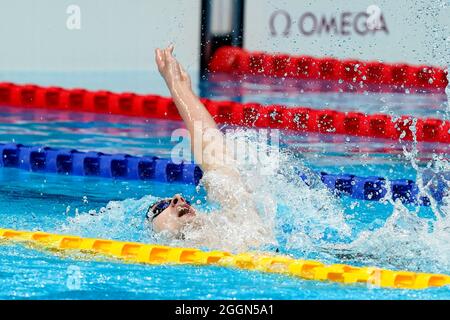 Tokyo, Giappone. 2 settembre 2021. TOKYO, GIAPPONE - 2 SETTEMBRE: Bas Takken dei Paesi Bassi in competizione nella finale S10 del backstroke da 100 m degli uomini durante i Giochi Paralimpici di Tokyo 2020 al Tokyo Aquatics Center il 2 settembre 2021 a Tokyo, Giappone (Foto di Ilse Schaffers/Orange Pictures) NOCNSF Credit: Orange Pics BV/Alamy Live News Foto Stock