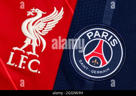 Primo piano dello stemma del club Liverpool e PSG. Foto Stock